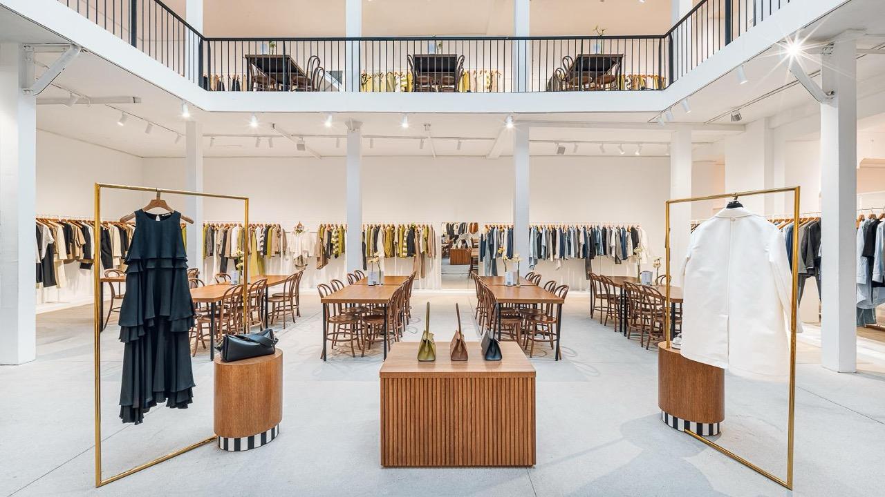 Showroom - Image 1