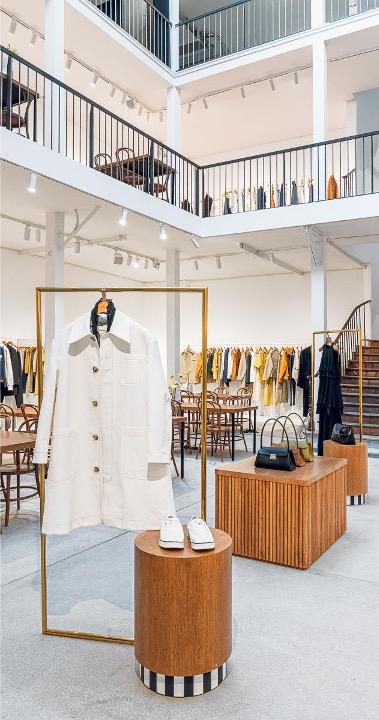 Showroom - Image 2